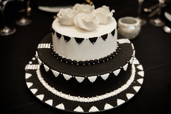 Czarno - biały tort ślubny